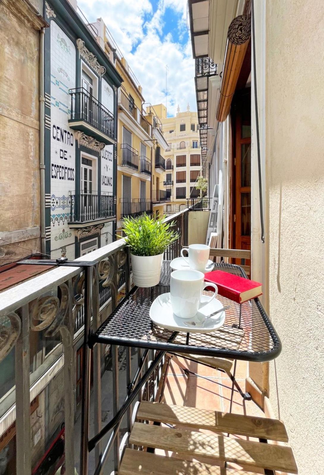 Modern Flat By Mercado Central In Ciutat Vella Валенсия Екстериор снимка